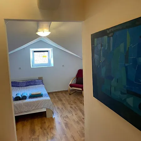 Gasthuis Arch- Budget Doublebed In Center Pula