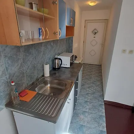 Arch- Budget Doublebed In Center 3* Pula