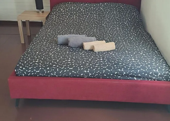 Arch- Budget Doublebed In Center 招待所 3*