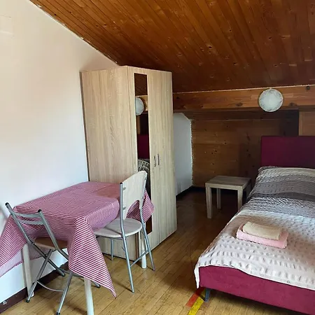 Affittacamere Arch- Budget Doublebed In Center Pola