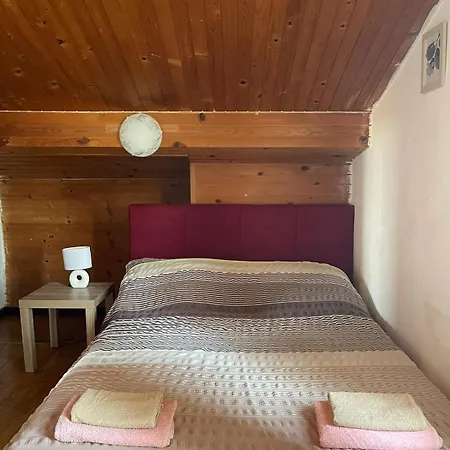 Arch- Budget Doublebed In Center Affittacamere *