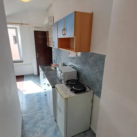 Arch- Budget Doublebed In Center Pula