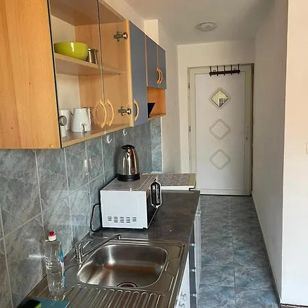 Arch- Budget Doublebed In Center