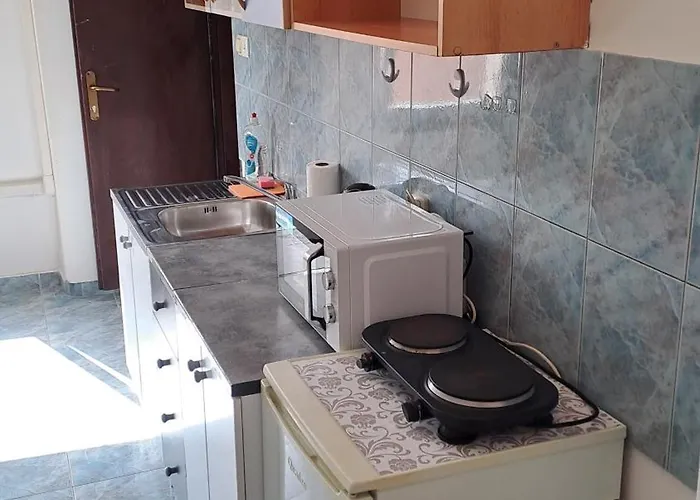 Arch- Budget Doublebed In Center Pula